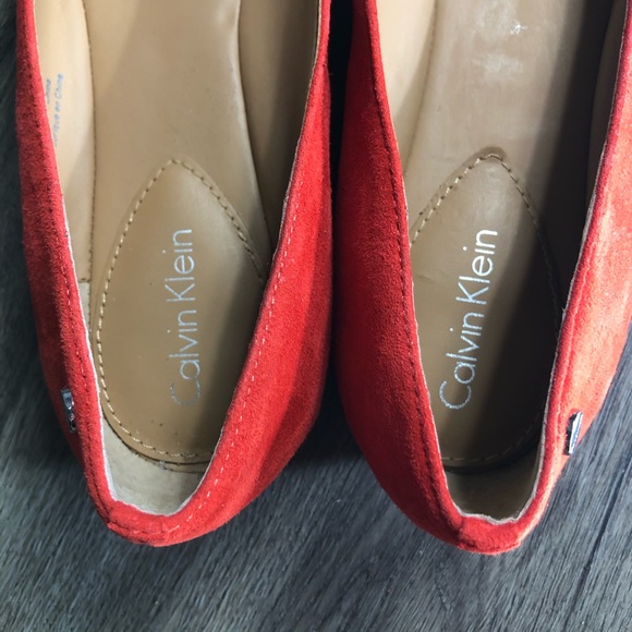**SOLD**CALVIN KLEIN | Women’s Shoes | Suede | US9 - Picture 2 of 6